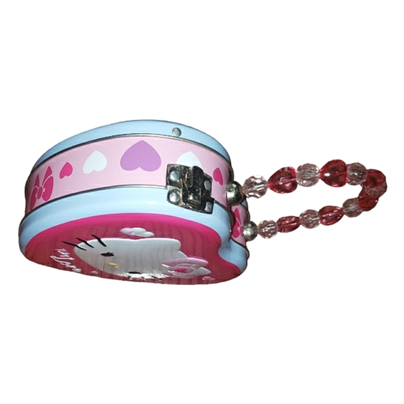 Hello Kitty Love Embossed Tin Heart Bead Handle Container Purse Collectable Toy - Picture 4 of 16